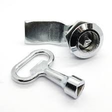 Замок-защелка с трехгранным ключом IEK 22-25/44 IP54 YZK21-00 фото Замок-защелка с трехгранным ключом IEK 22-25/44 IP54 YZK21-00 картинка